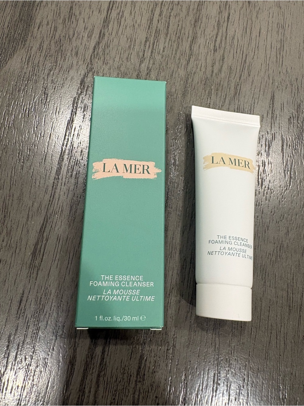 * New La Mer The Essence Foaming cleanser deluxe size 1fl oz/ 30ml